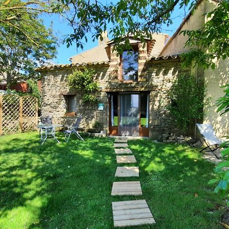 La Petite Maison Dans La Prairie Cassaignes Exterior photo